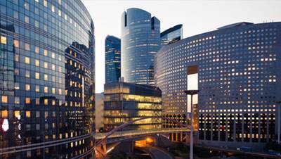 A large construction company utilises Microsoft 365 to boost policy management efficiency and reduce costs.